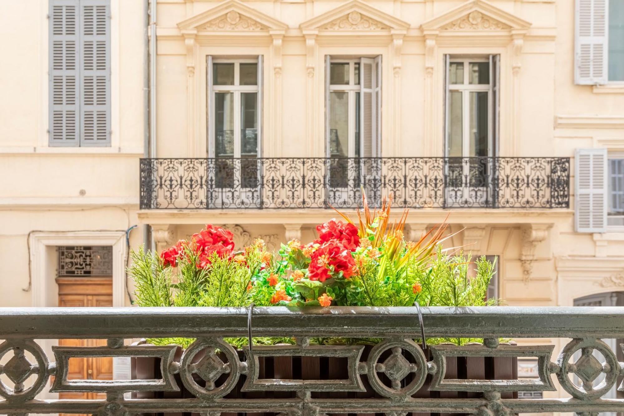 Ferienwohnung Adira Marseille Montgrand 2 Etoiles Exterior foto